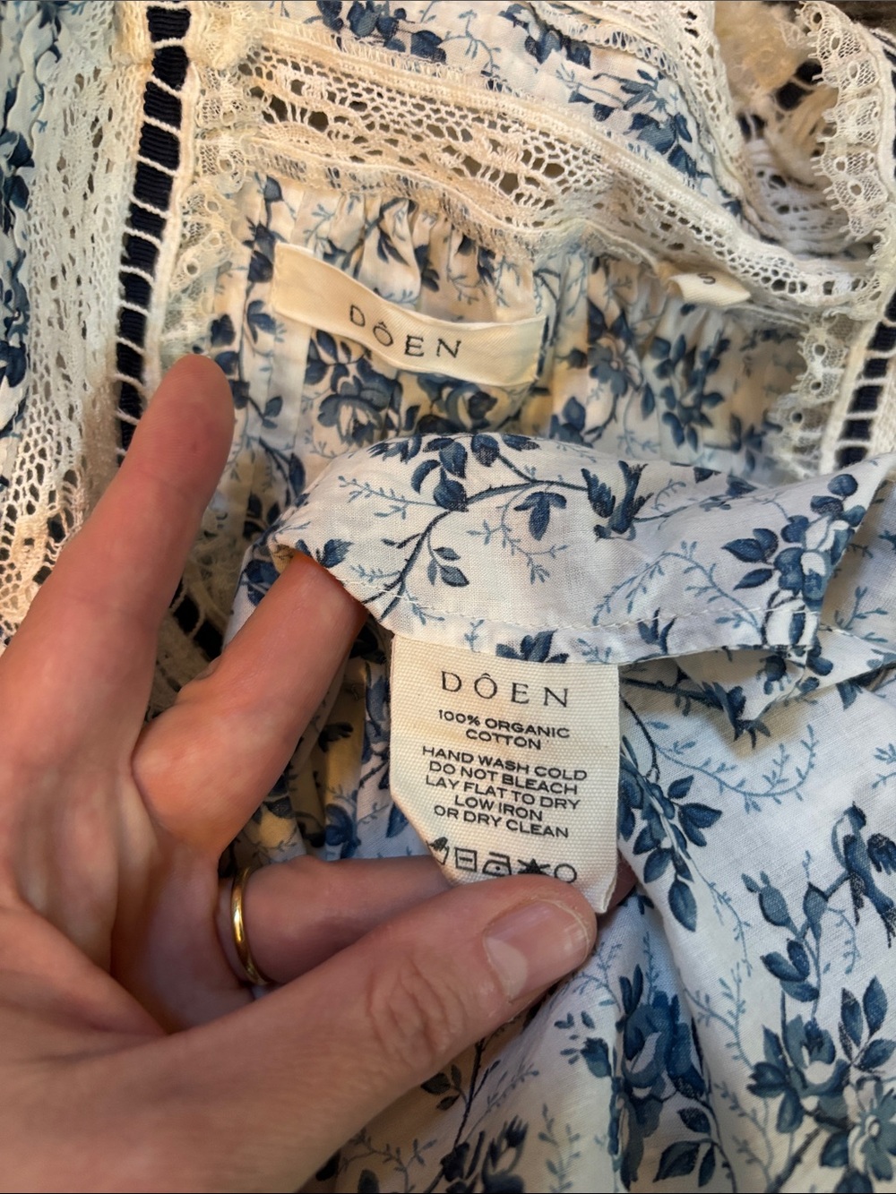 Doen Cadeau White Floral Cotton Dress with Blue Print - Picture 10 of 17